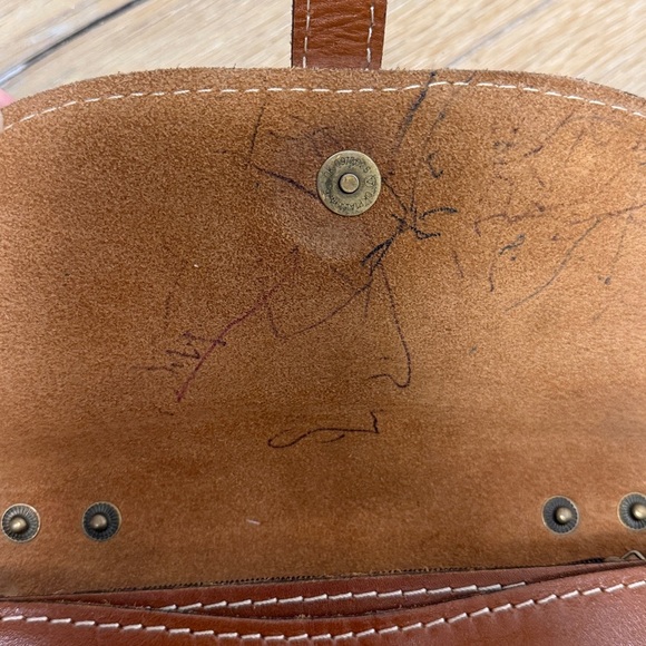 Patricia Nash Torri Clutch Heritage with Embossed Logo - Picture 9 of 13